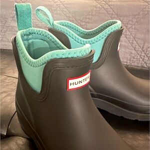 Hunter Play Chelsea Neoprene Boots - Black/Teal, US 8